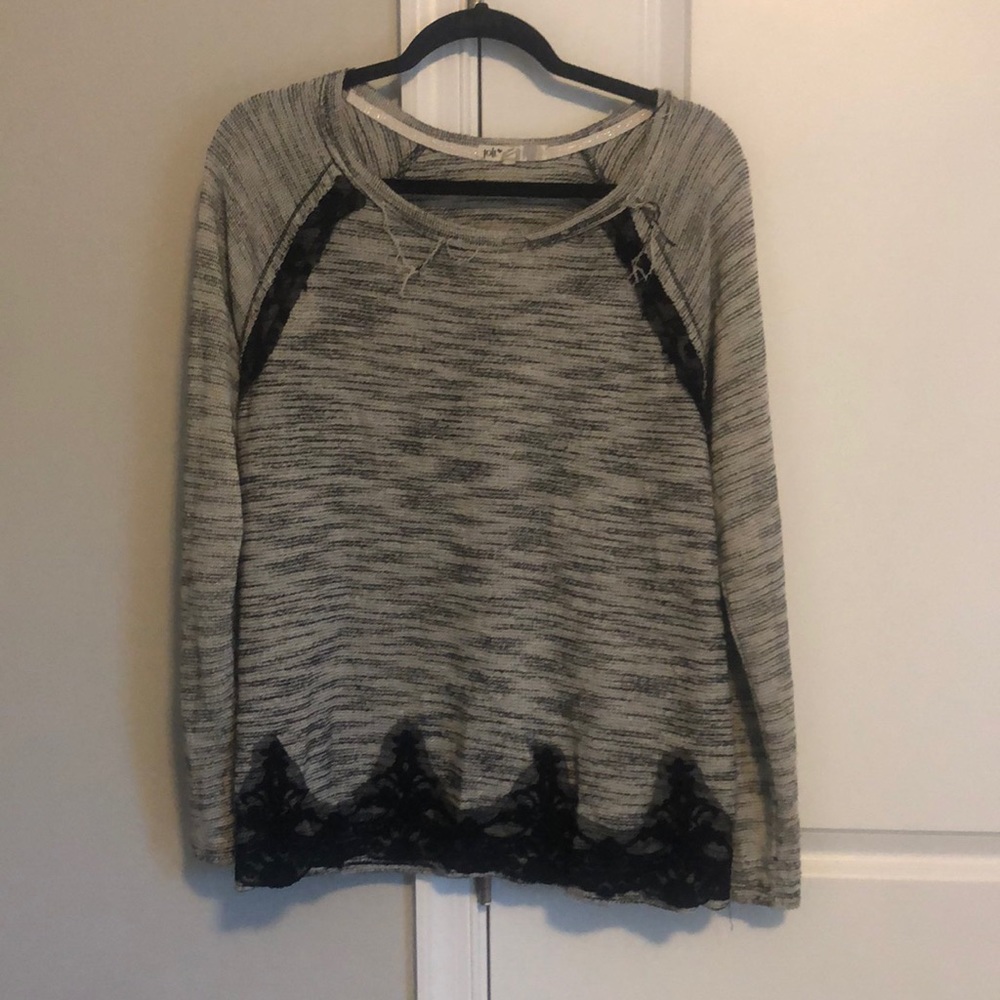 Large women’s sweater by Jolt with lace trim and loose strings. Black and Gray.